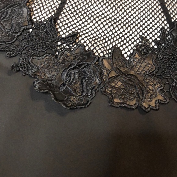 Black tank - Picture 3 of 8